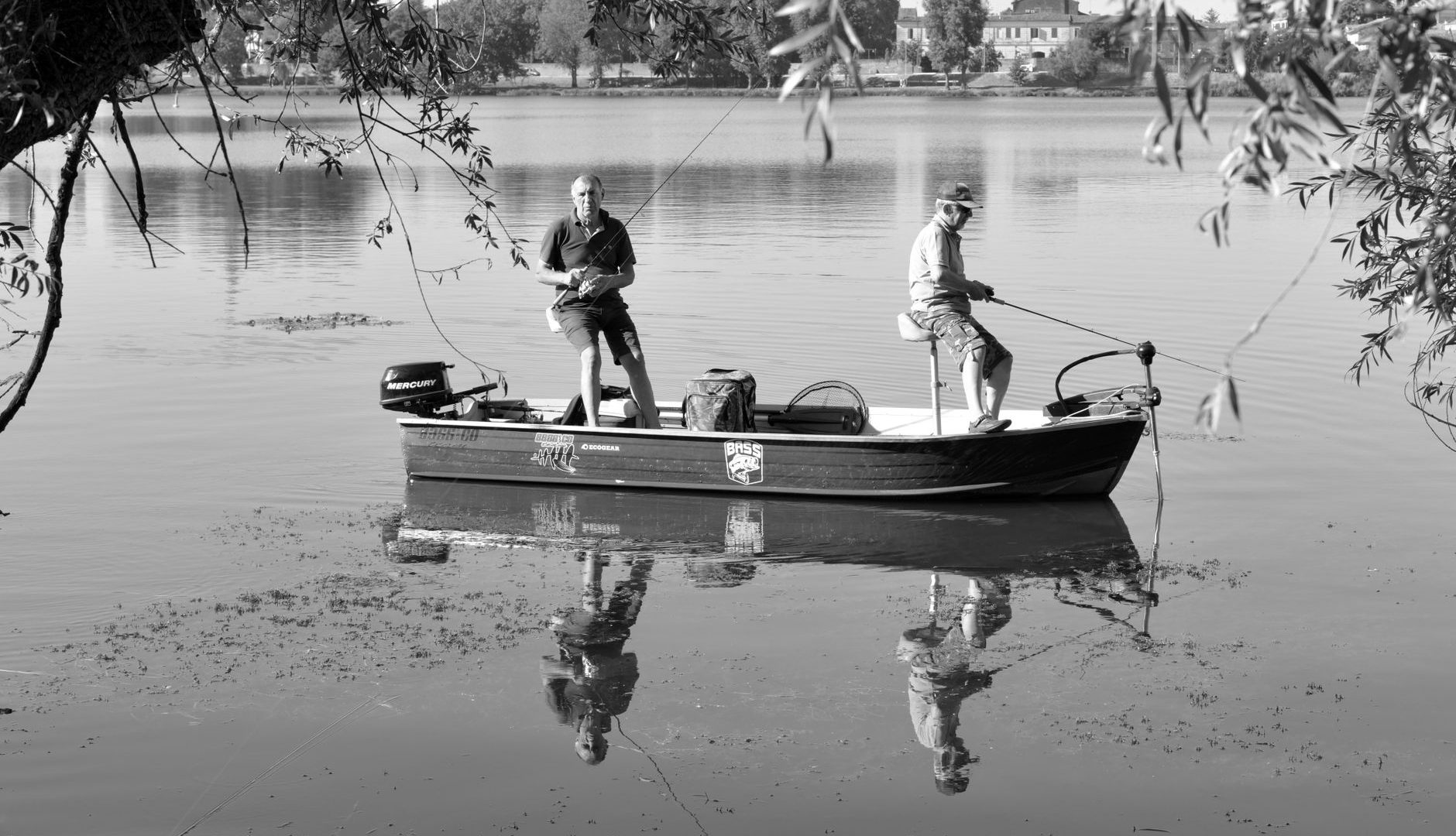 Le lac de Bort-les-Orgues : un terrain de jeu pour les jeunes pêcheurs